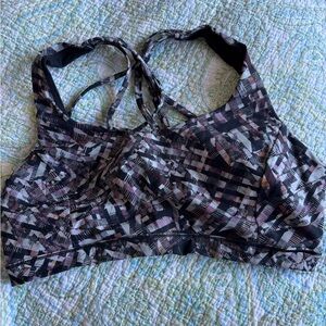 Lululemon sports bra